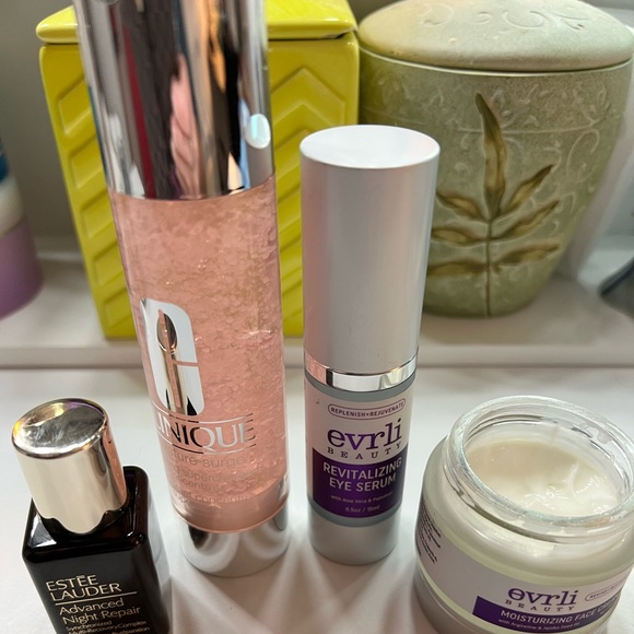 Clinique Other - Clinique Ester Lauder Evrli Beauty Bundle